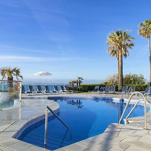 Gorgeous Beachfront Property With Stunning Sea Views & Garden